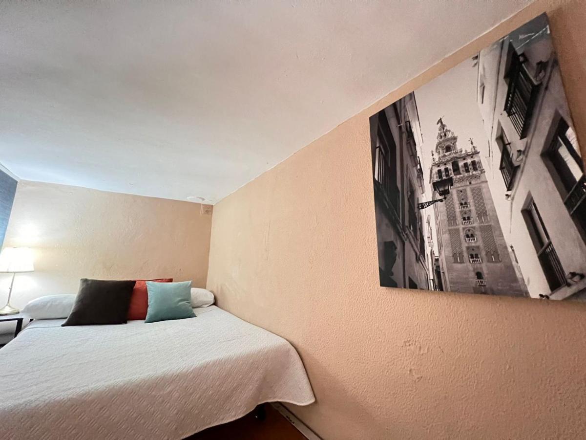 La Maestranza Apartment Rooms Sevilla Oda fotoğraf